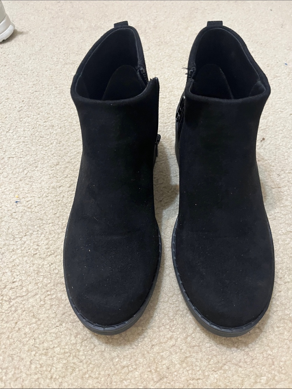 Bzees black ankle boots size 7.5
